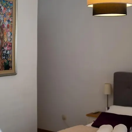 Queen Esther Place In Downtown With Balcony スプリト